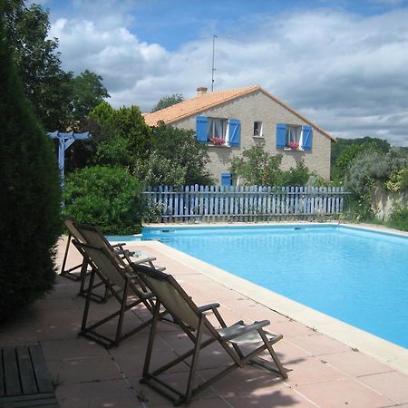 Les Pierres Blanches Bed & Breakfast Bonneuil-Matours Exterior photo