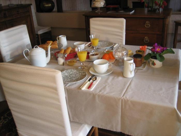 Les Pierres Blanches Bed & Breakfast Bonneuil-Matours Exterior photo